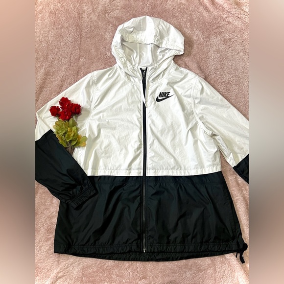 Nike Black and White Zip-Up Windbreaker - Large - Picture 2 of 10